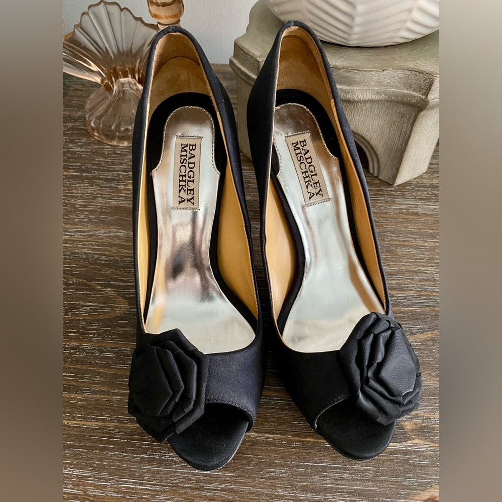 Badgley Mischka Women’s Black Satin Peep Toe Stilettos, 7M MSRP $245